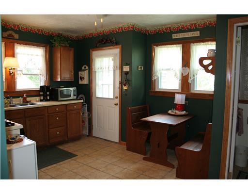 59 Spring Street Etna, PA 15223 - Photo 6 of 8 Kitchen.