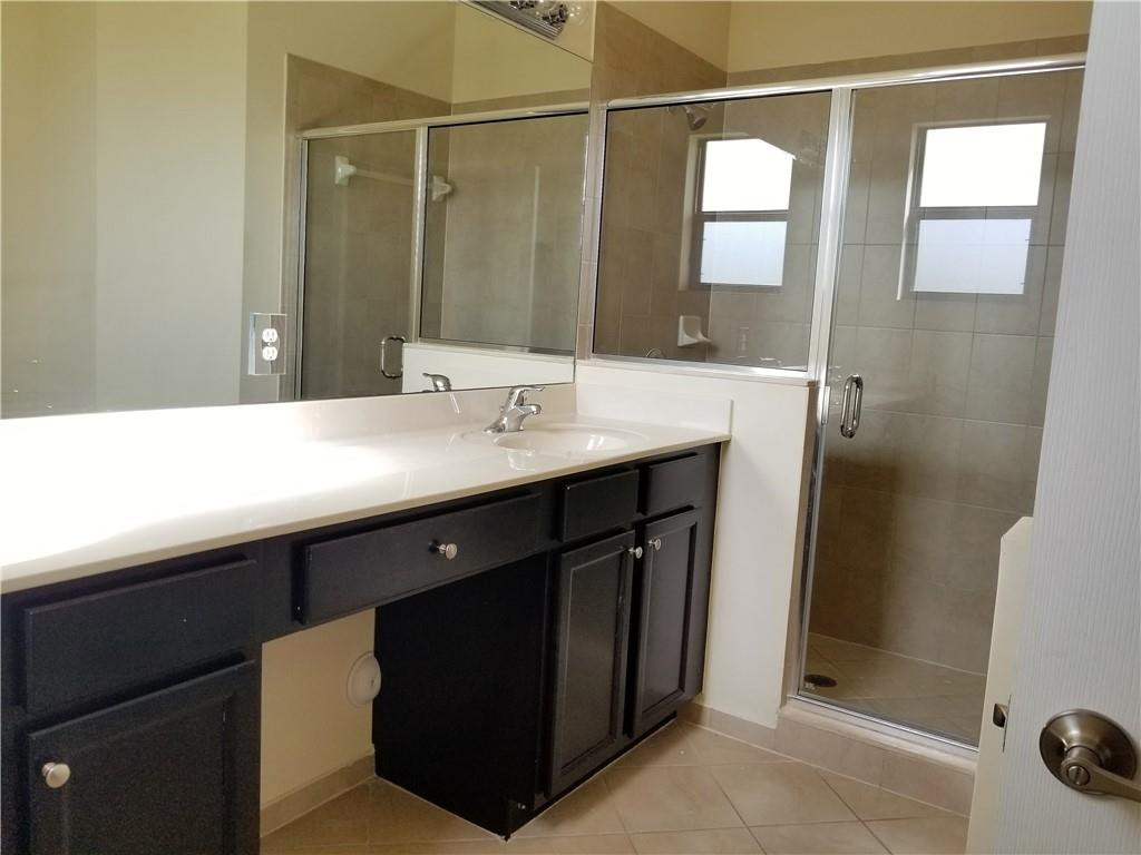 23952 Southwest 117 Place Homestead, FL 33032 - Photo 6 of 16 Master bathroom
