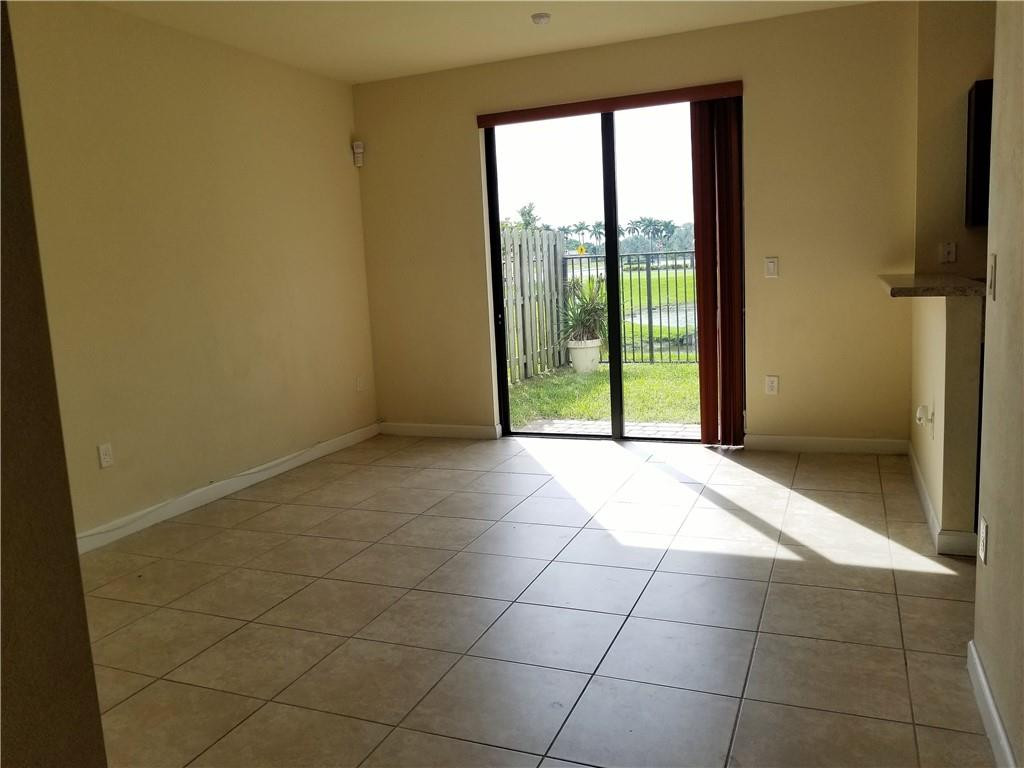23952 Southwest 117 Place Homestead, FL 33032 - Photo 9 of 16 Family room