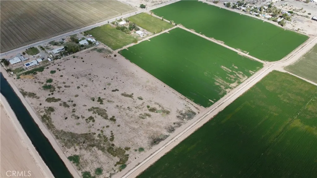 0 14th Blythe, CA 92225 - Photo 2 of 5 a view of a field