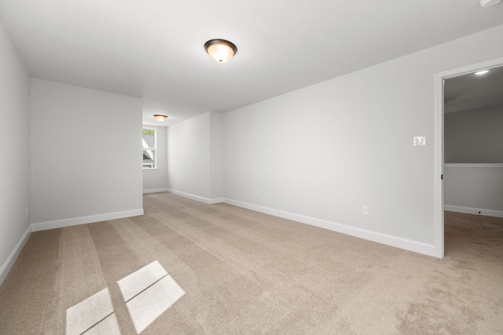 530 Rohan Drive Murfreesboro, TN 37129 - Photo 19 of 31 an empty room with a natural light