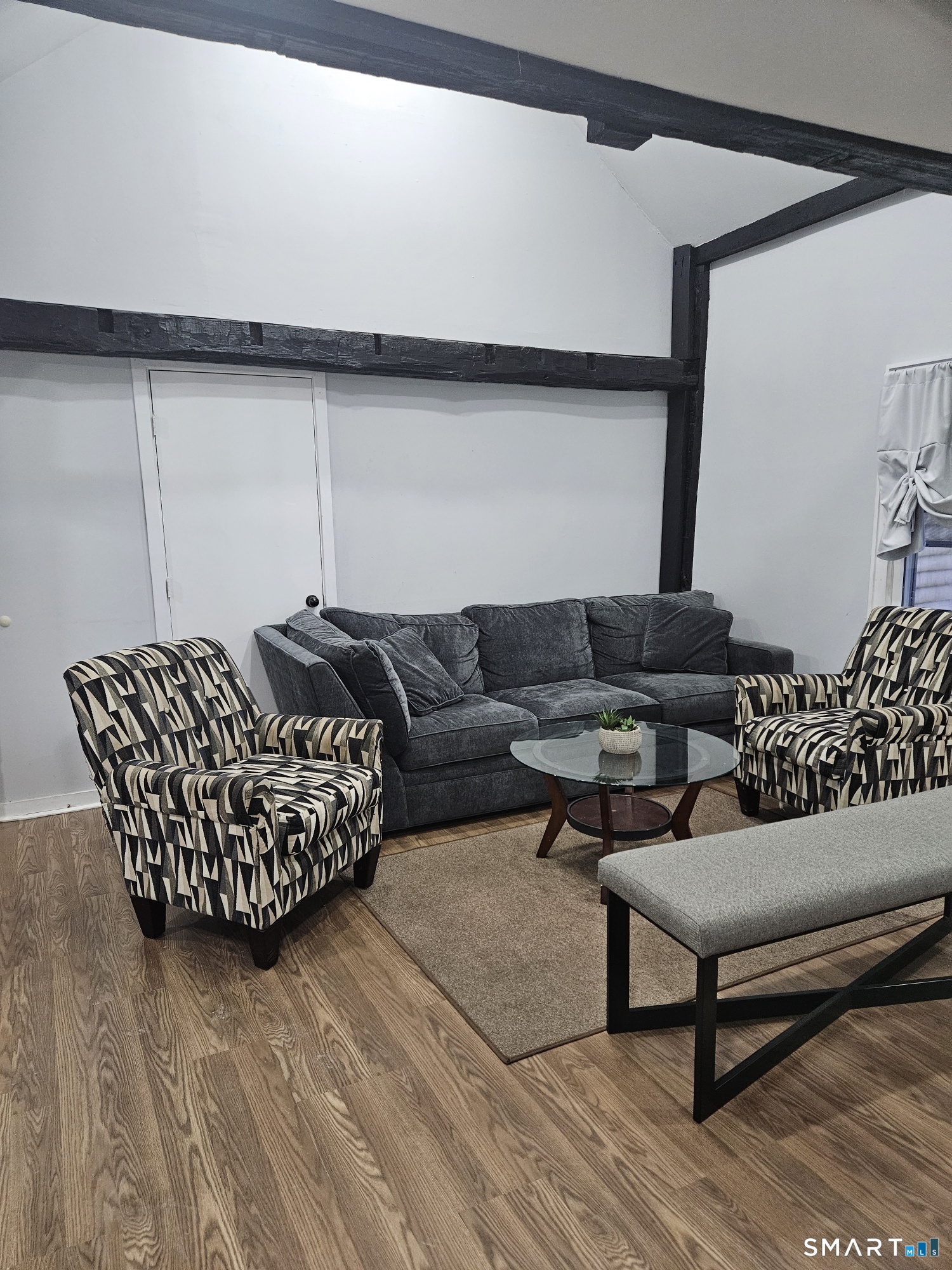 901 Baldwin Road Woodbridge, CT 06525 - Photo 15 of 27 a living room with furniture