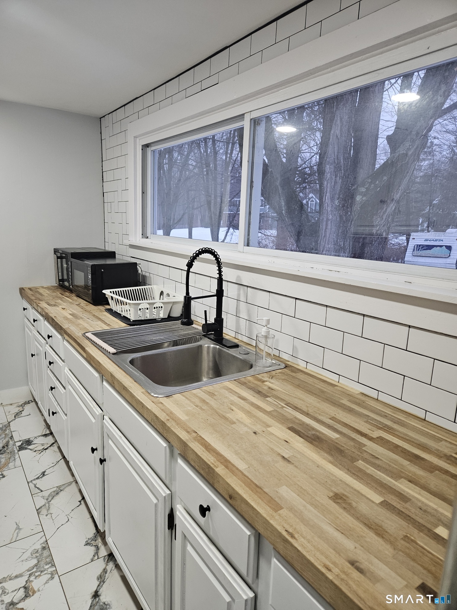 901 Baldwin Road Woodbridge, CT 06525 - Photo 5 of 27