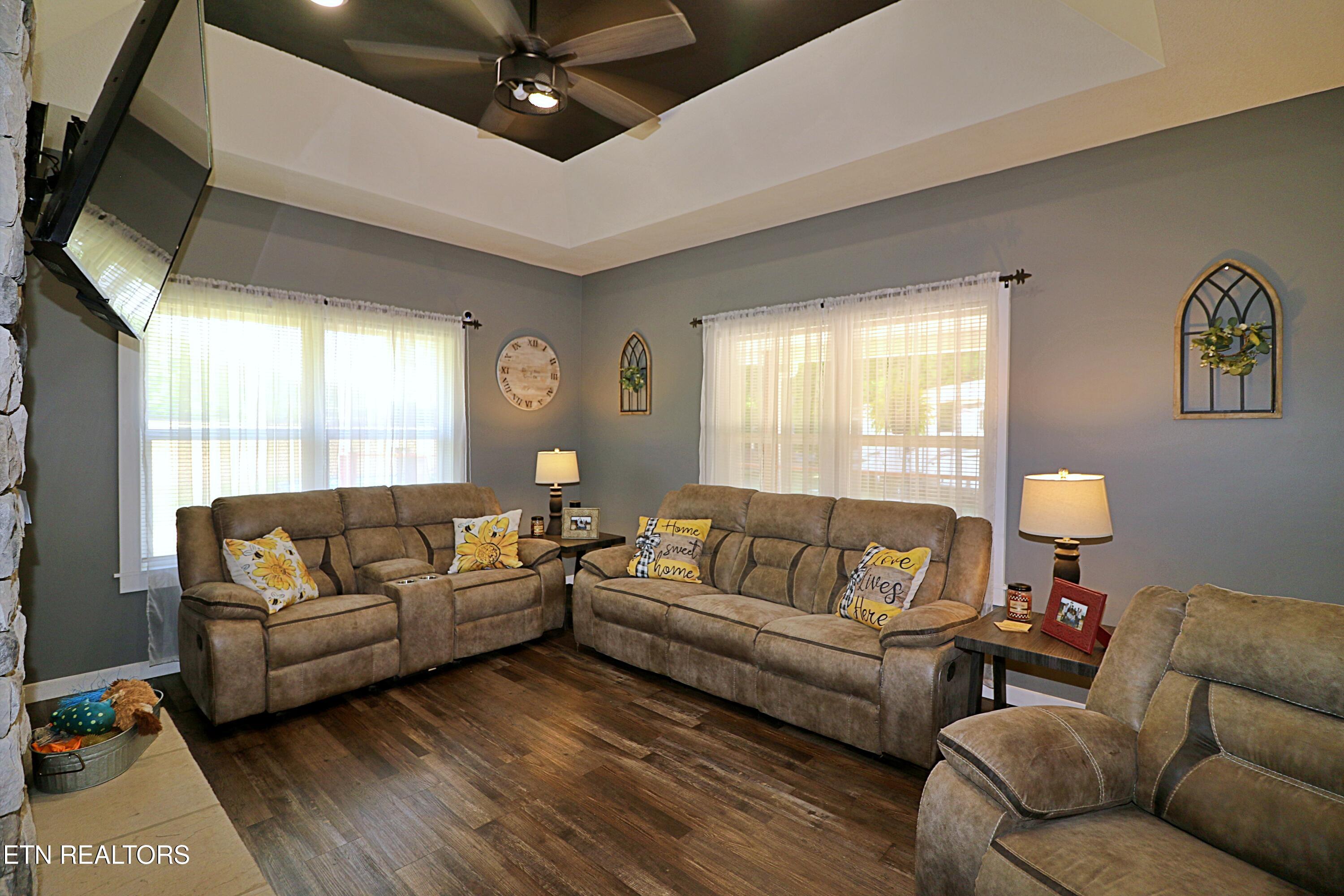 301 Lowin Fields Pvt Road Winfield, TN 37892 - Photo 8 of 49 094A3586