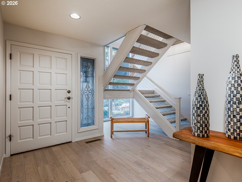 7785 Southwest Westgate Way Portland, OR 97225 - Photo 5 of 48 Entrance/Foyer