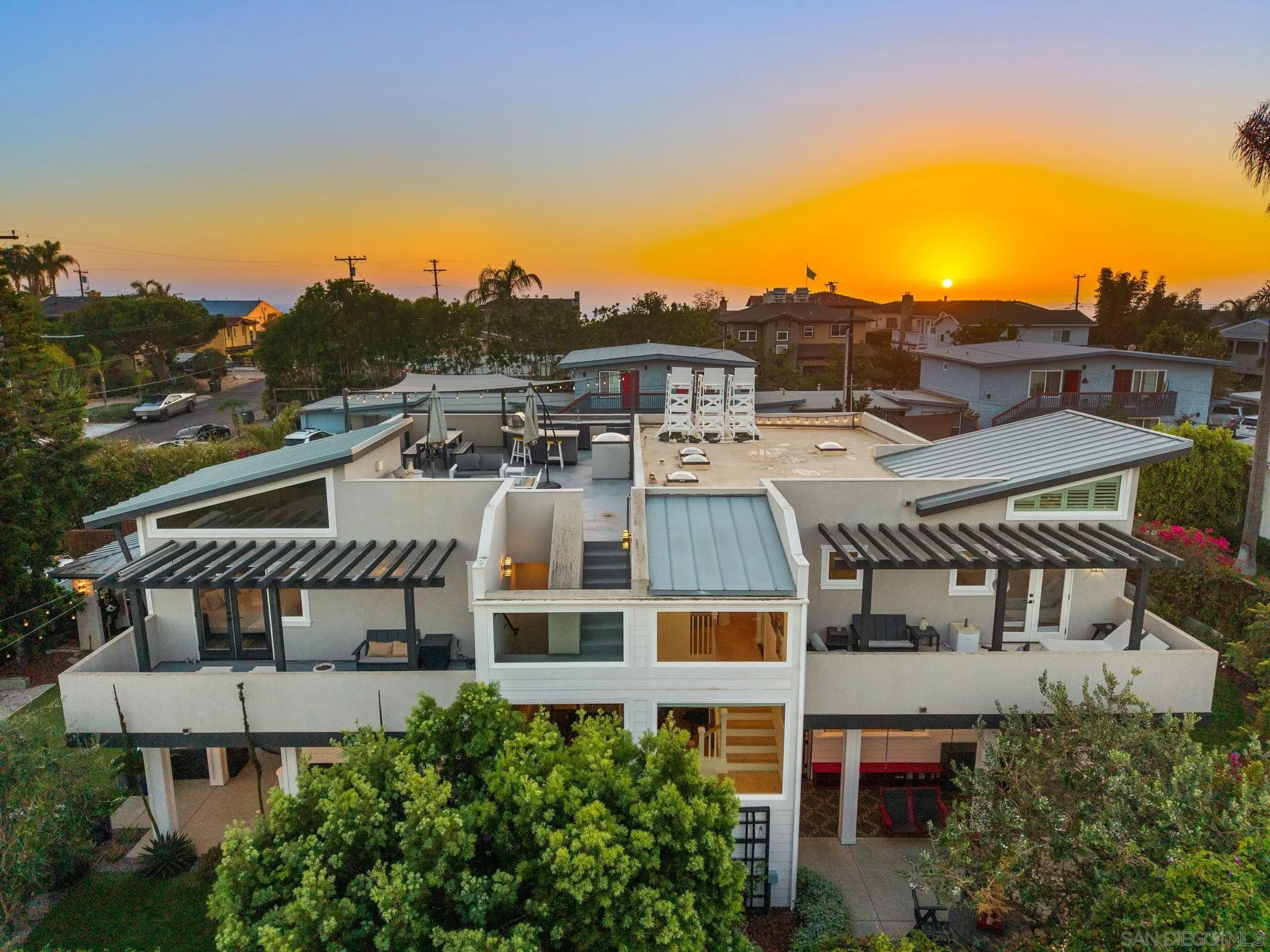 154 Phoebe Street Encinitas, CA 92024 - Photo 2 of 68 Gallery Image 2