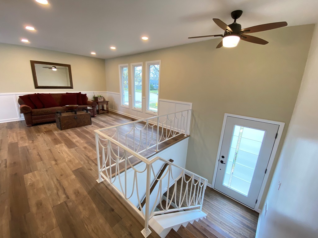 350 Rockhurst Road Bolingbrook, IL 60440 - Photo 5 of 50 a living room with furniture and a wooden floor