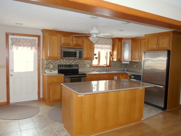 24 Henry Marsh Road Dudley, MA 01571 - Photo 3 of 28