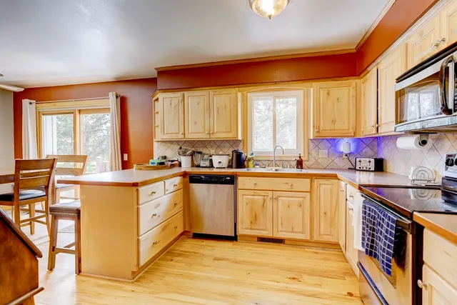 $475,000 | 2765 Oak Knoll Lane, Stoughton, WI 53589