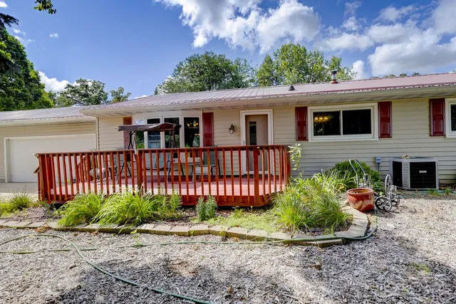 $475,000 | 2765 Oak Knoll Lane, Stoughton, WI 53589