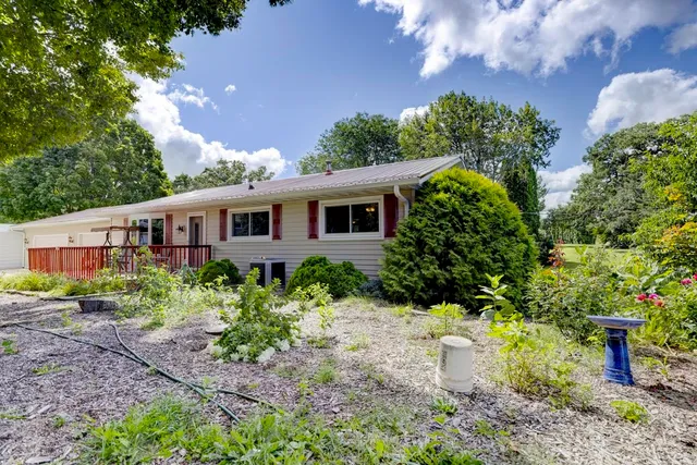 $475,000 | 2765 Oak Knoll Lane, Stoughton, WI 53589