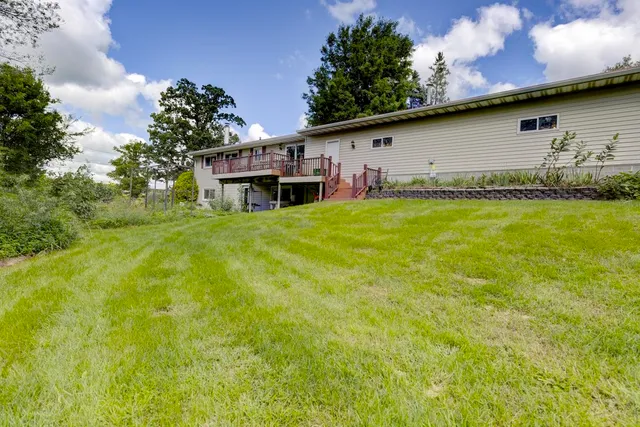 $475,000 | 2765 Oak Knoll Lane, Stoughton, WI 53589