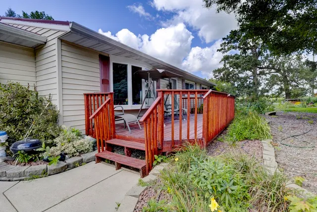 $475,000 | 2765 Oak Knoll Lane, Stoughton, WI 53589