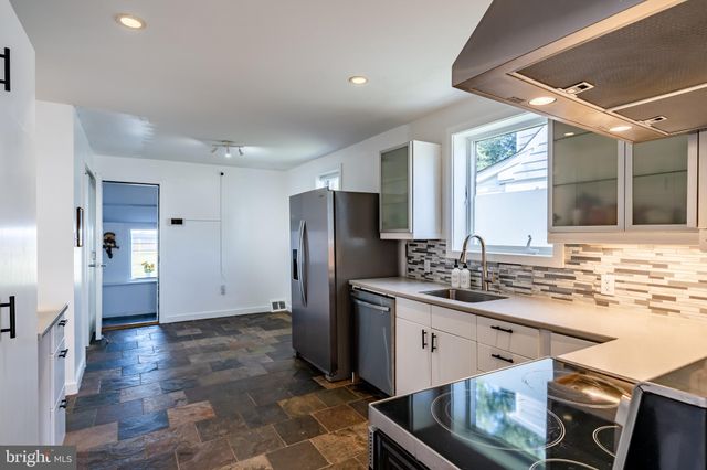 $370,000 | 1009 Morton Avenue, Folsom, PA 19033