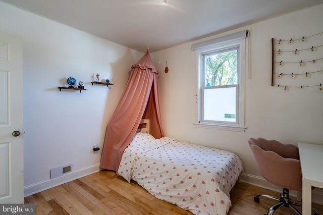 $370,000 | 1009 Morton Avenue, Folsom, PA 19033