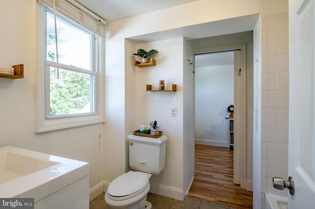 $370,000 | 1009 Morton Avenue, Folsom, PA 19033