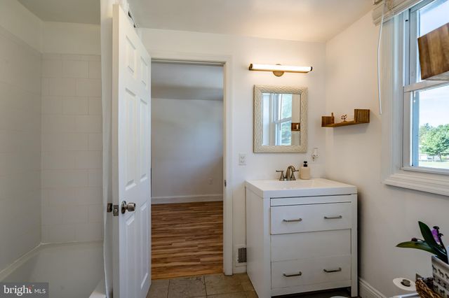 $370,000 | 1009 Morton Avenue, Folsom, PA 19033