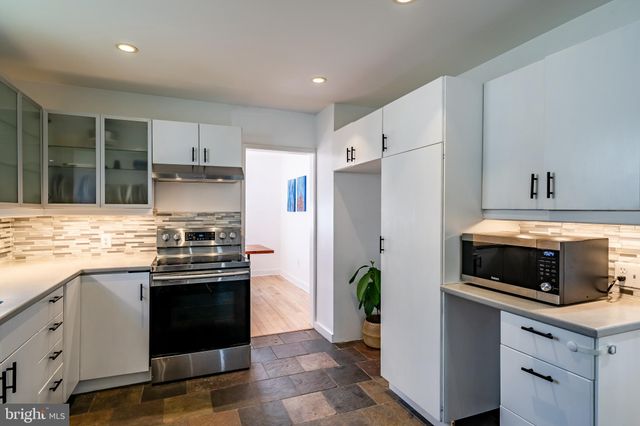 $370,000 | 1009 Morton Avenue, Folsom, PA 19033