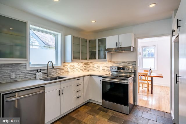 $370,000 | 1009 Morton Avenue, Folsom, PA 19033