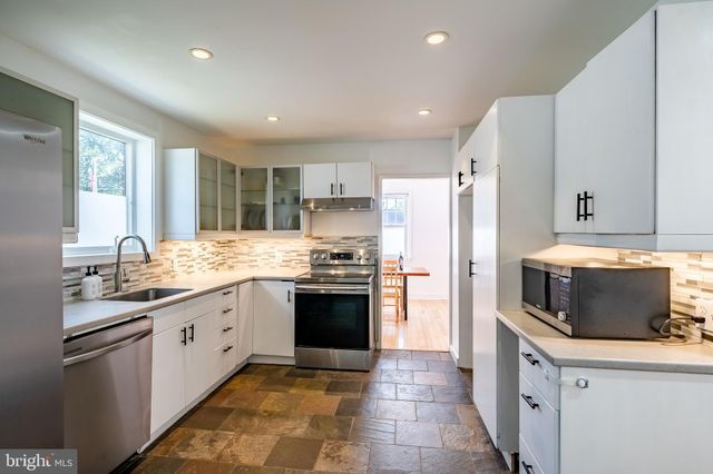 $370,000 | 1009 Morton Avenue, Folsom, PA 19033