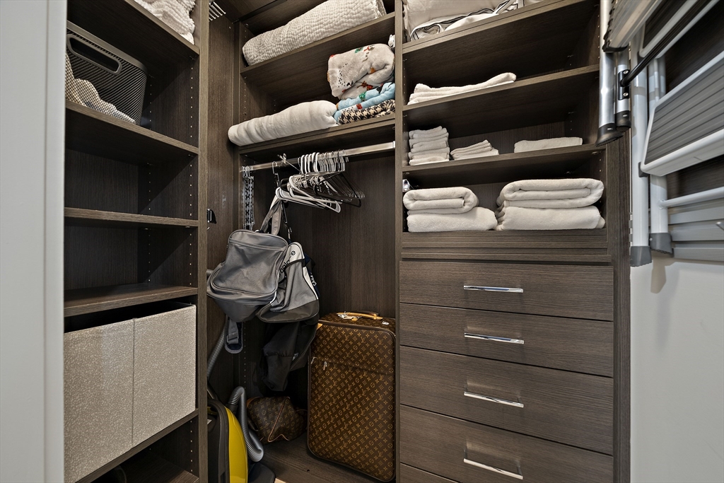 2420 Beacon Street, Unit 401 Boston, MA 02467 - Photo 21 of 41