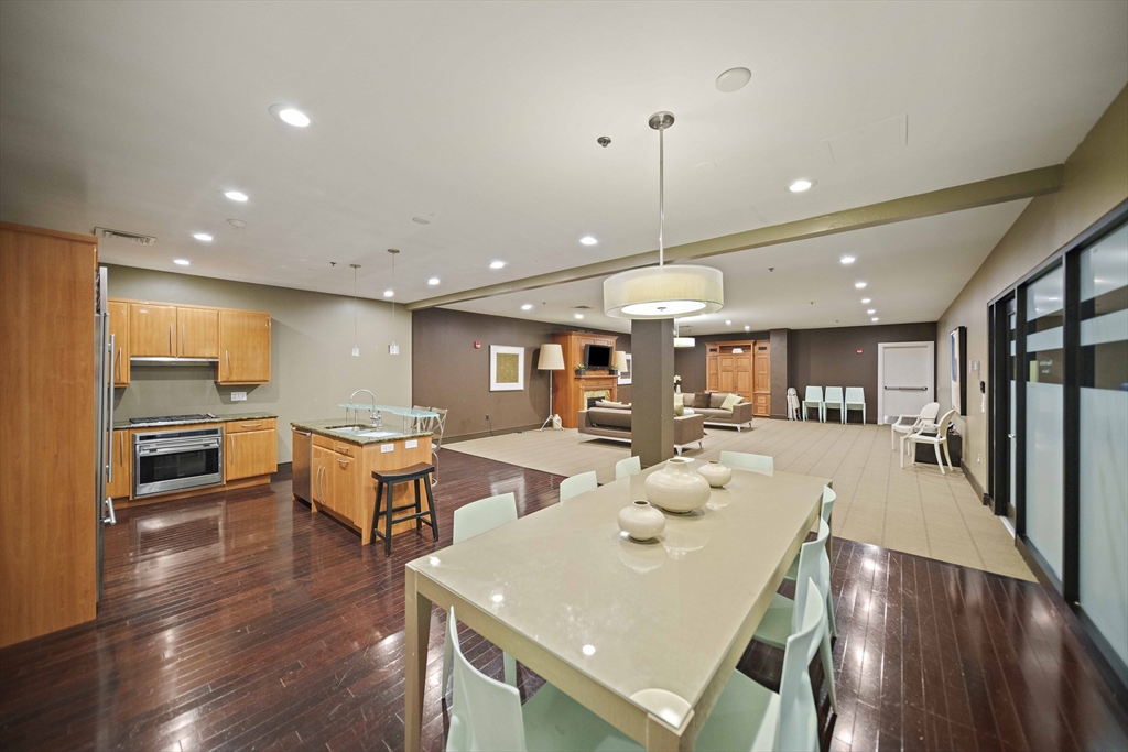 2420 Beacon Street, Unit 401 Boston, MA 02467 - Photo 24 of 41