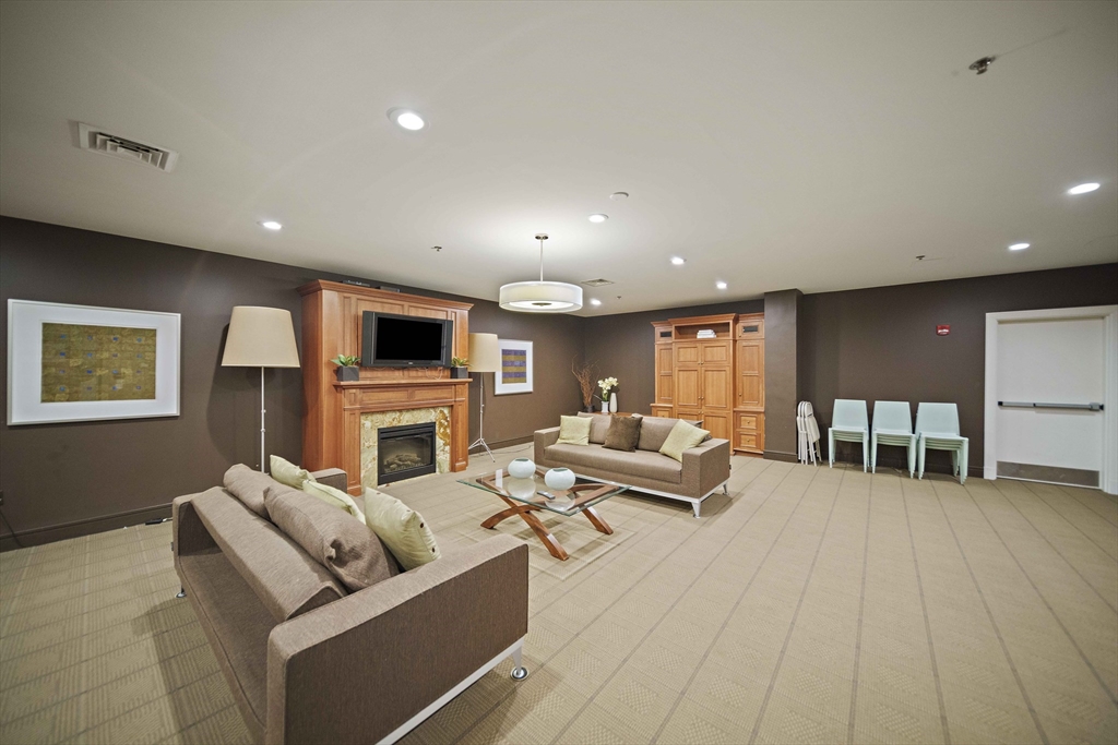 2420 Beacon Street, Unit 401 Boston, MA 02467 - Photo 26 of 41