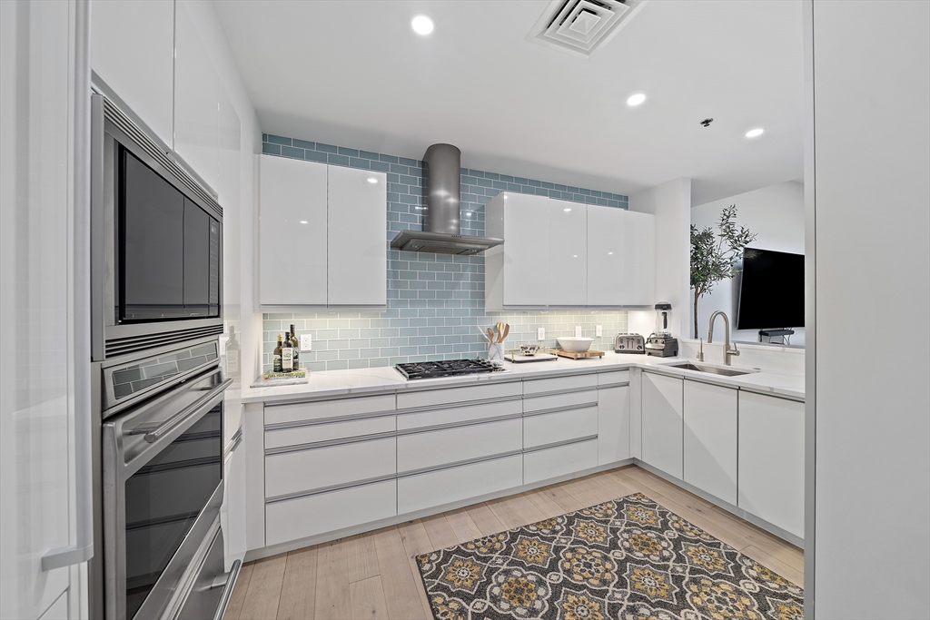 2420 Beacon Street, Unit 401 Boston, MA 02467 - Photo 8 of 41