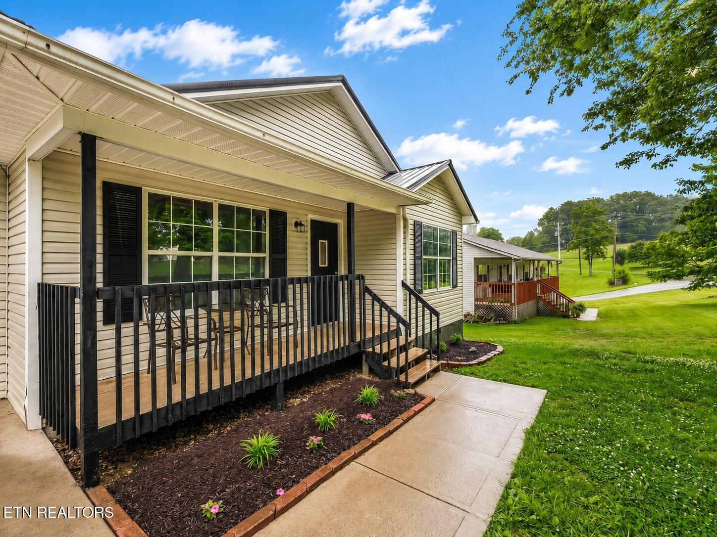 8002 Hill Road Knoxville, TN 37938 - Photo 5 of 38 b28f32ef-1321-46f4-b75b-f64b1fbb5090