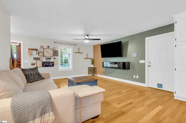 $400,000 | 12010 West Camelia Lane, Seneca, SC 29678