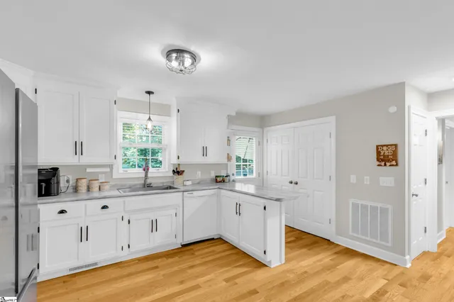 $400,000 | 12010 West Camelia Lane, Seneca, SC 29678