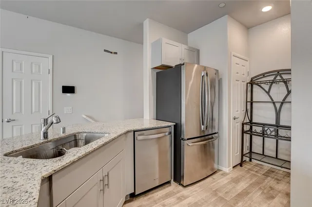 $299,000 | 4660 Ridgeley Avenue, Unit 101, North Las Vegas, NV 89084