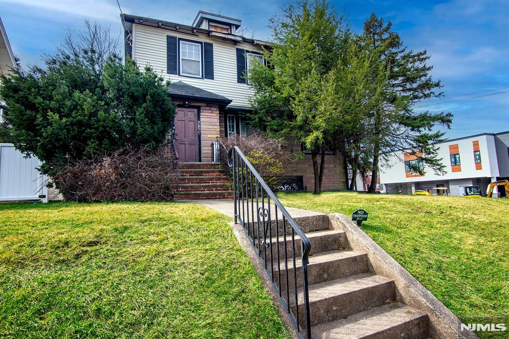 960 Maple Avenue Ridgefield, NJ 07657 - Photo 2 of 8