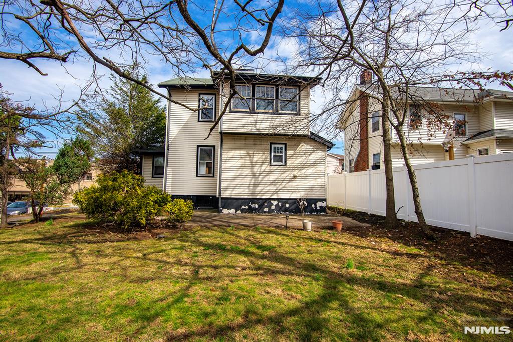 960 Maple Avenue Ridgefield, NJ 07657 - Photo 7 of 8