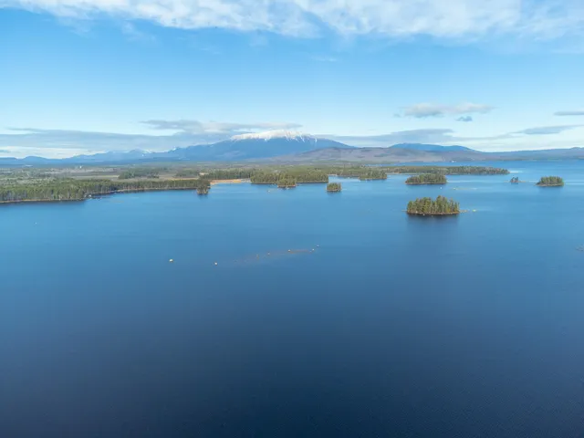 $739,900 | 178 Blackcat Road, Millinocket, ME 04462