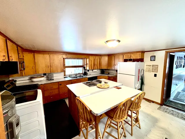 $739,900 | 178 Blackcat Road, Millinocket, ME 04462