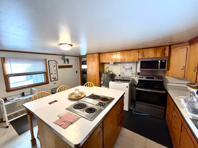 $739,900 | 178 Blackcat Road, Millinocket, ME 04462