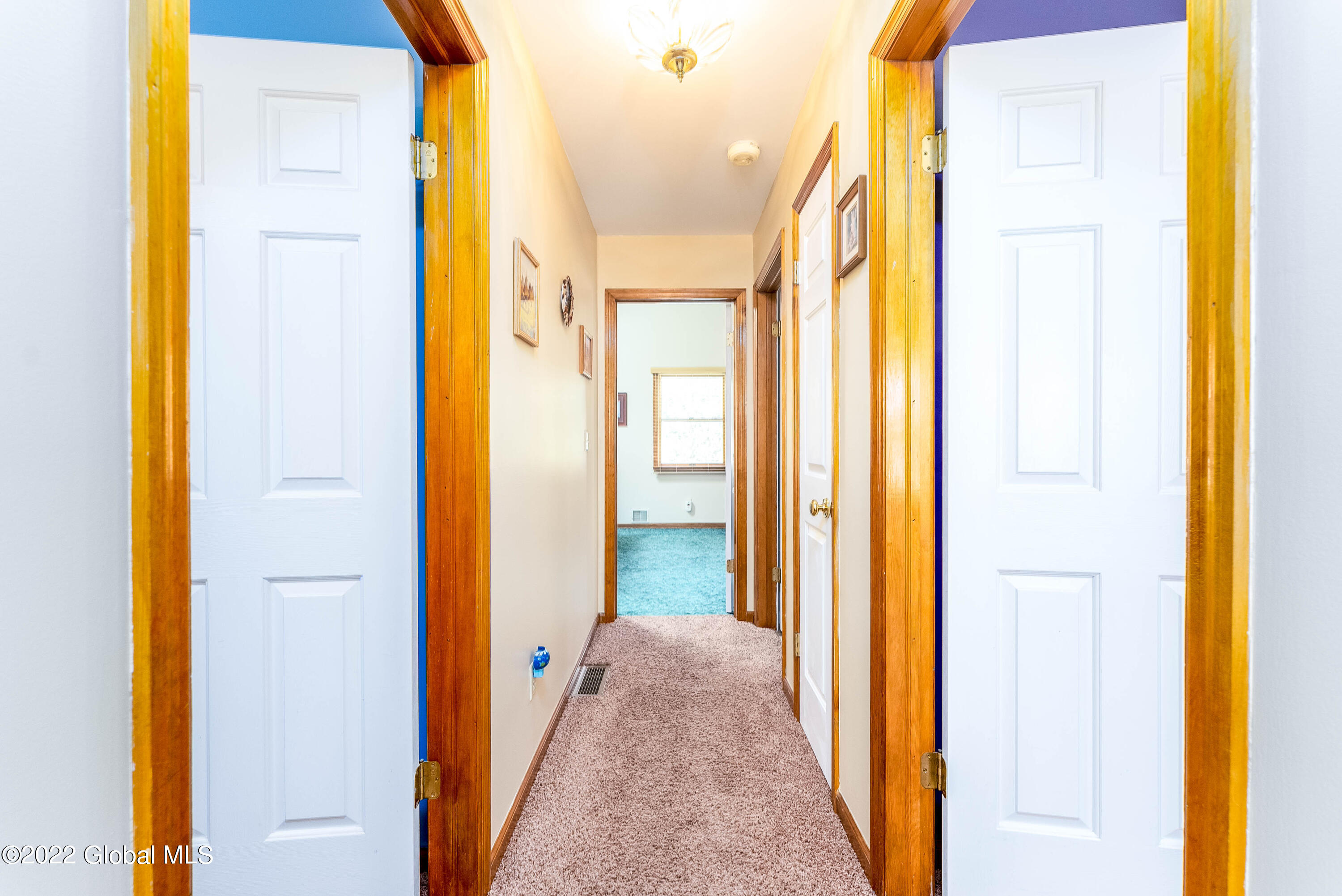 16 Anne Drive Schenectady, NY 12303 - Photo 4 of 48 DSC03408-Edit