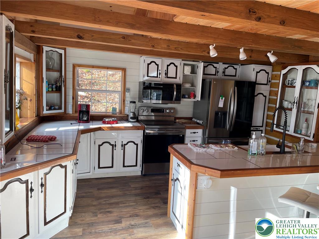 6023 Del Haven Road Bangor, PA 18013 - Photo 8 of 29