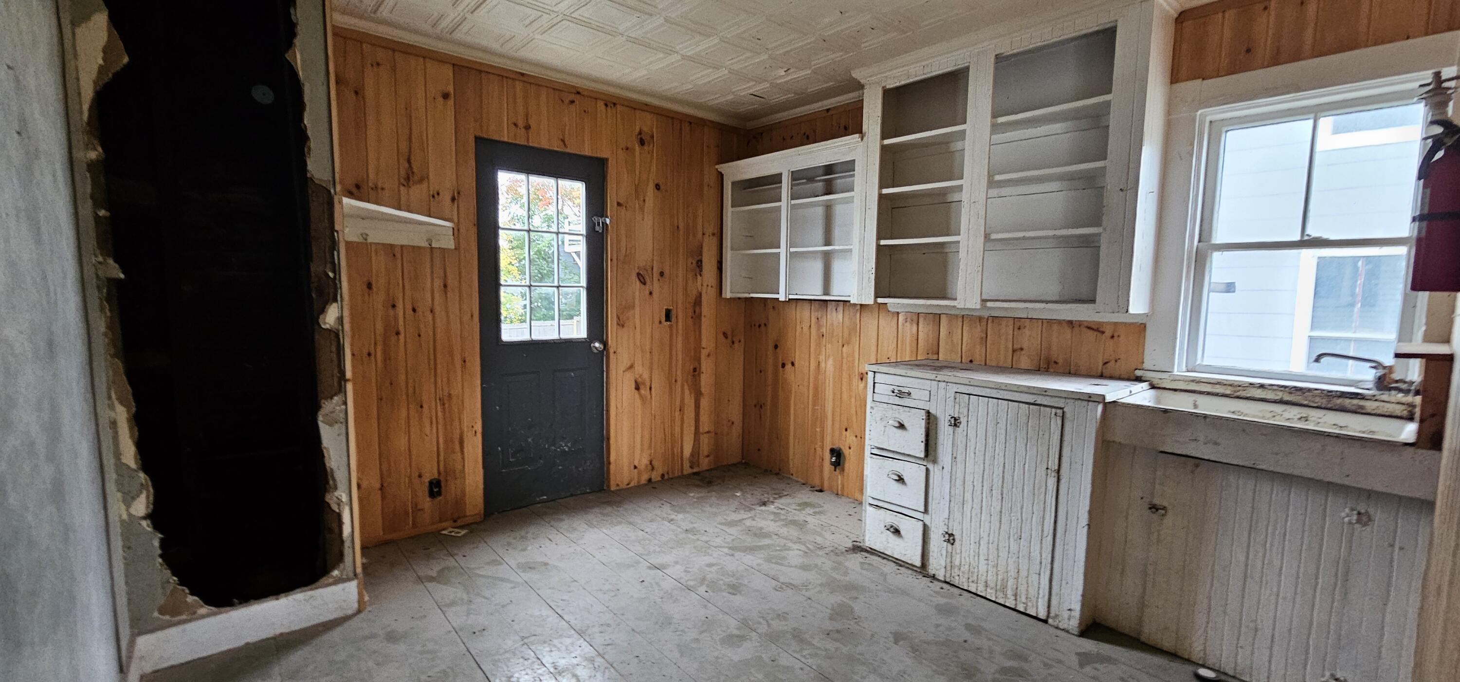 8 Spring Street Waterville, ME 04901 - Photo 5 of 12 05. Kitchen