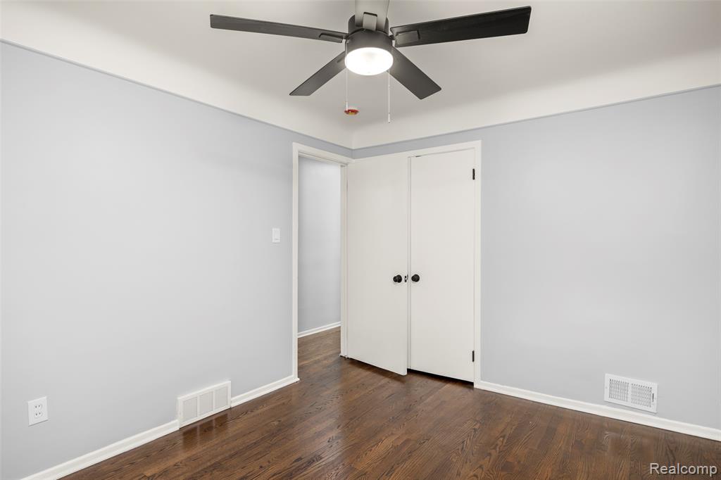 24270 Scotia Road Oak Park, MI 48237 - Photo 16 of 22