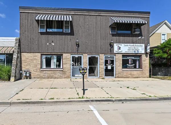 $419,900 | 1116 Grove Avenue, Unit 1118, Racine, WI 53405