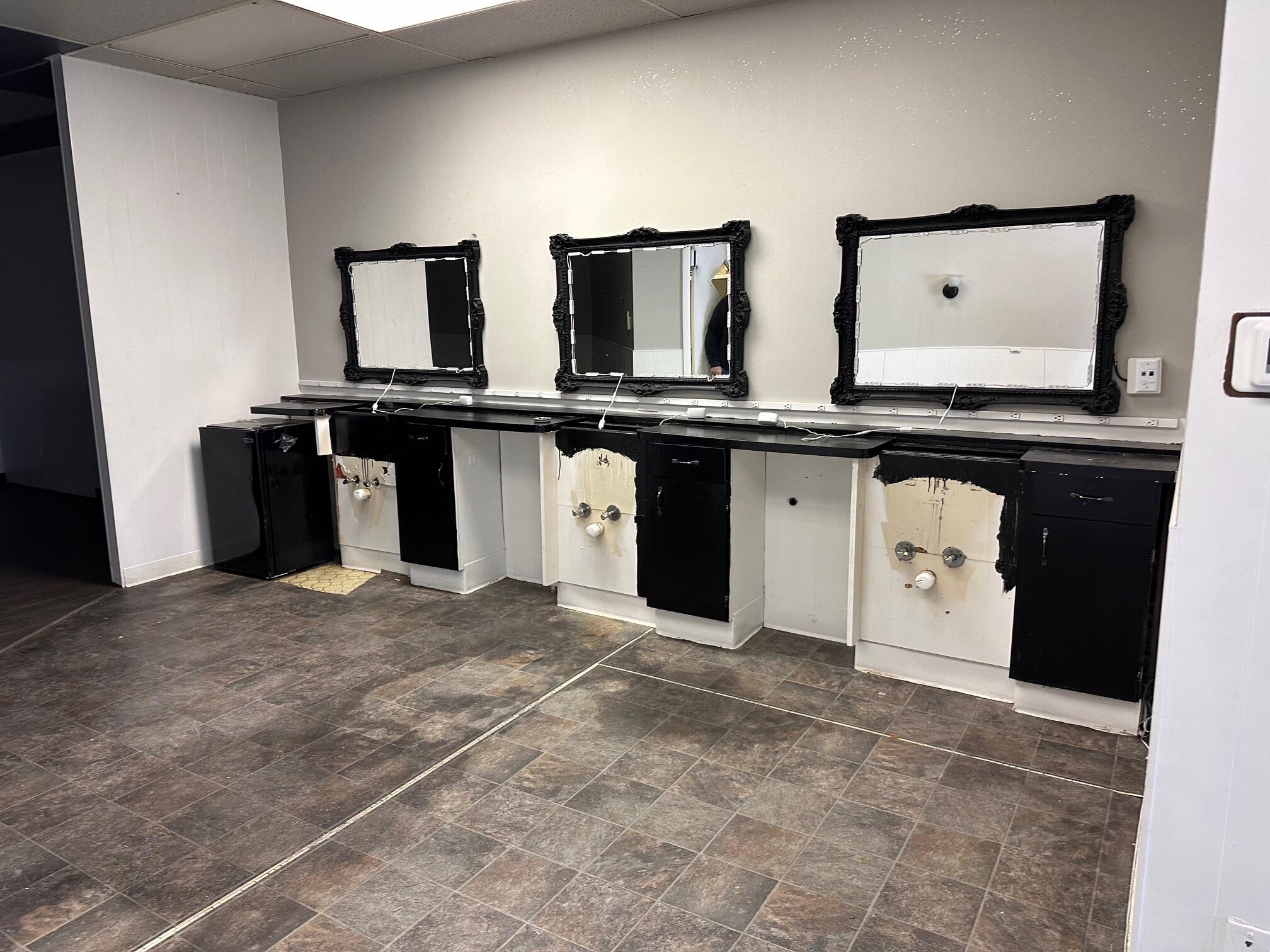 1116 Grove Avenue, Unit 1118 Racine, WI 53405 - Photo 13 of 24 IMG_8141 (1)