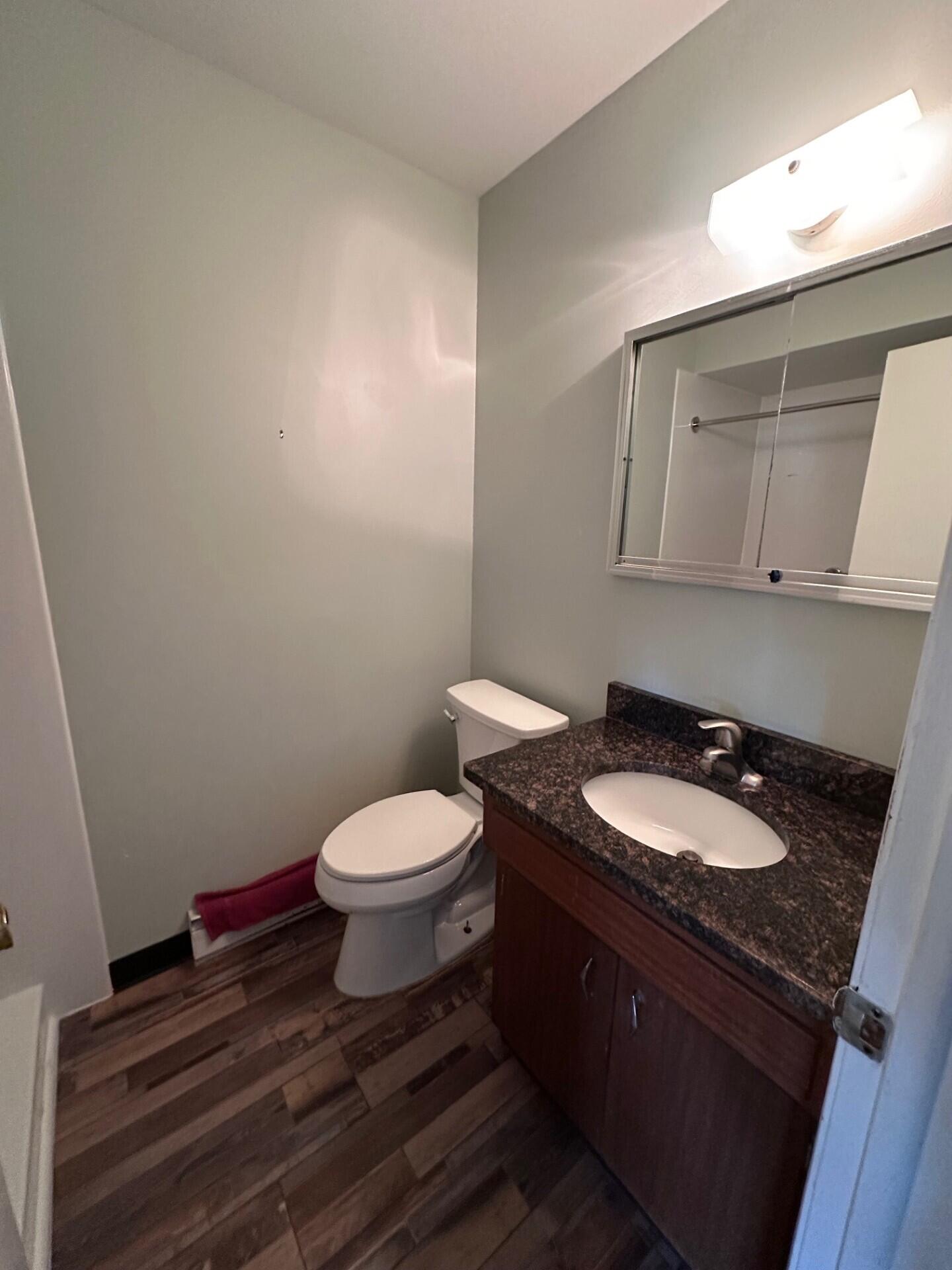 1116 Grove Avenue, Unit 1118 Racine, WI 53405 - Photo 5 of 24 Bath 1