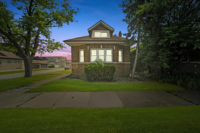 $289,900 | 8101 South Kimbark Avenue, Chicago, IL 60619