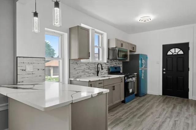 $289,900 | 8101 South Kimbark Avenue, Chicago, IL 60619