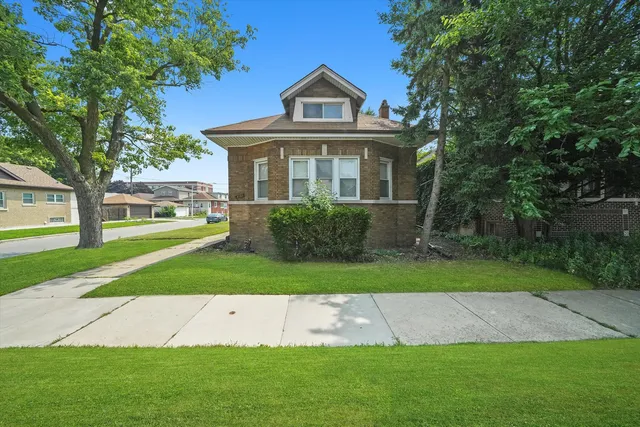 $289,900 | 8101 South Kimbark Avenue, Chicago, IL 60619