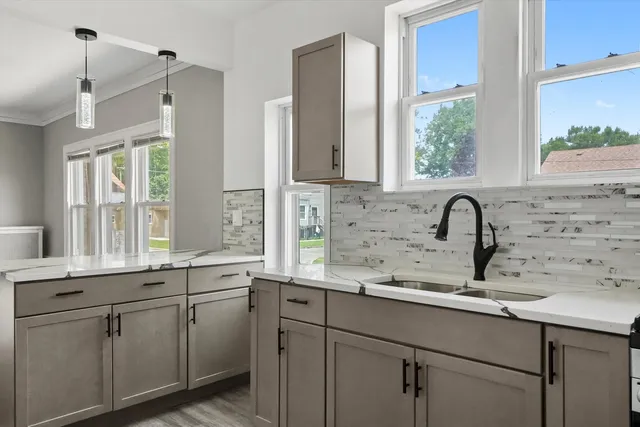 $289,900 | 8101 South Kimbark Avenue, Chicago, IL 60619