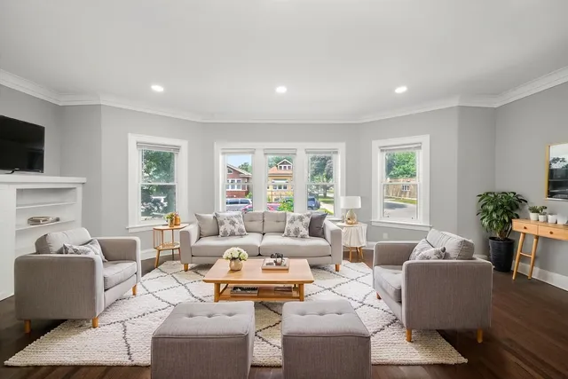 $289,900 | 8101 South Kimbark Avenue, Chicago, IL 60619