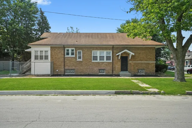 $289,900 | 8101 South Kimbark Avenue, Chicago, IL 60619